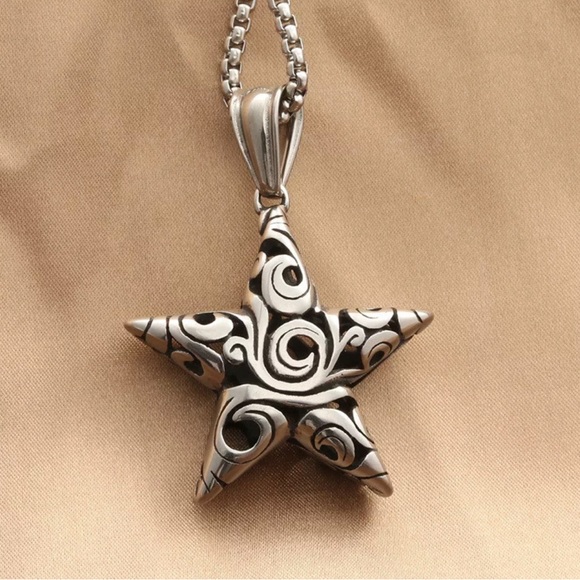 Star Chain - Picture 2 of 3